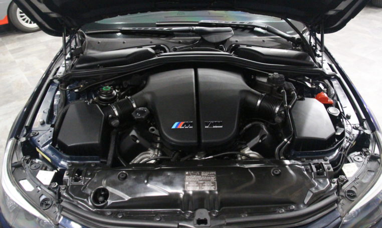 2008 BMW M5 6-Speed VIN: WBSNB93568CX10163 