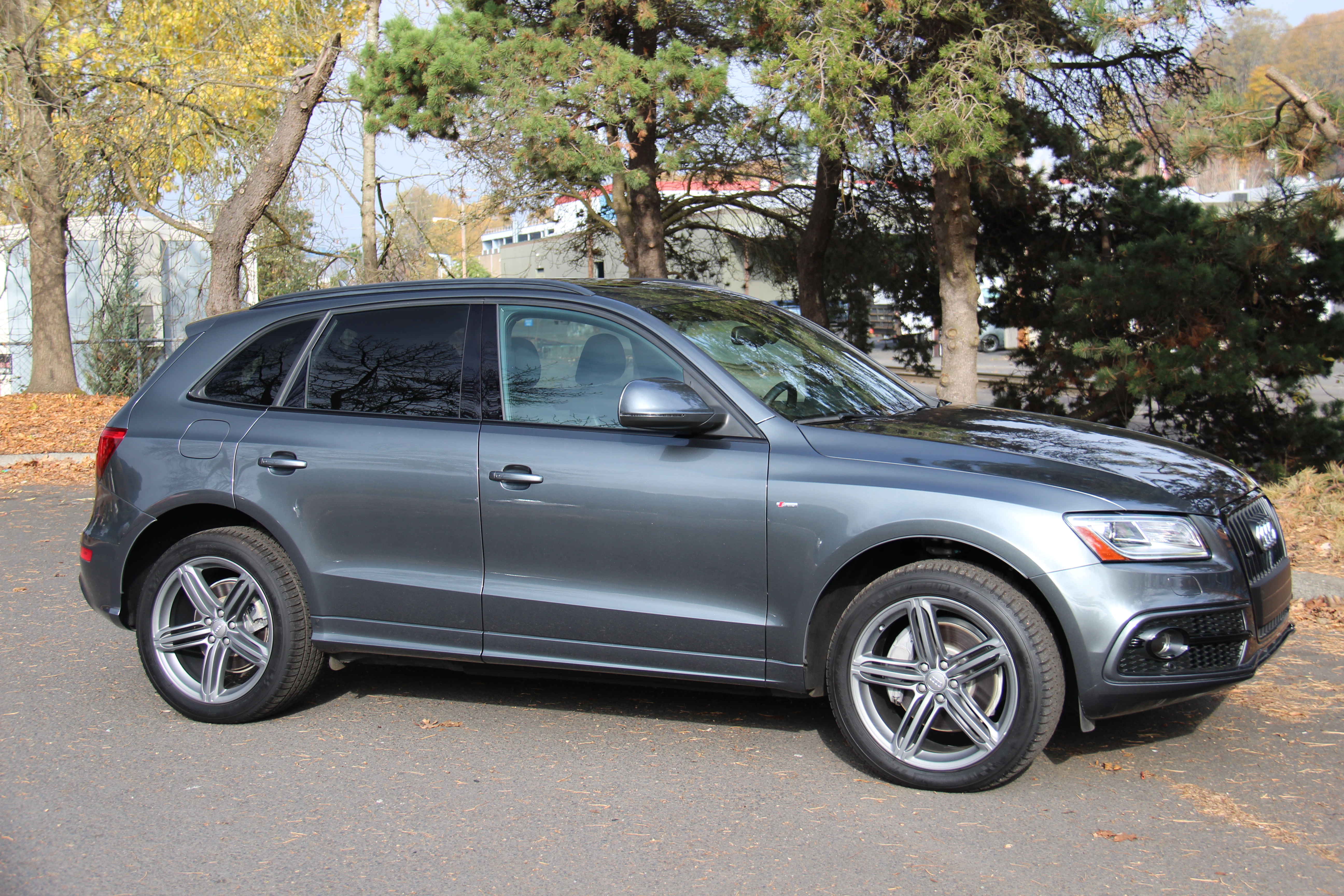 Audi q5 серая